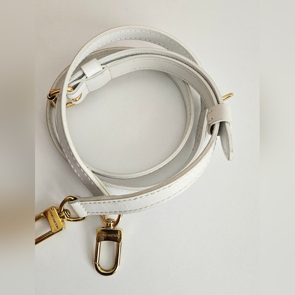 Louis Vuitton Monogram LV Match Ellipse BB White - Microchipped - Picture 13 of 14